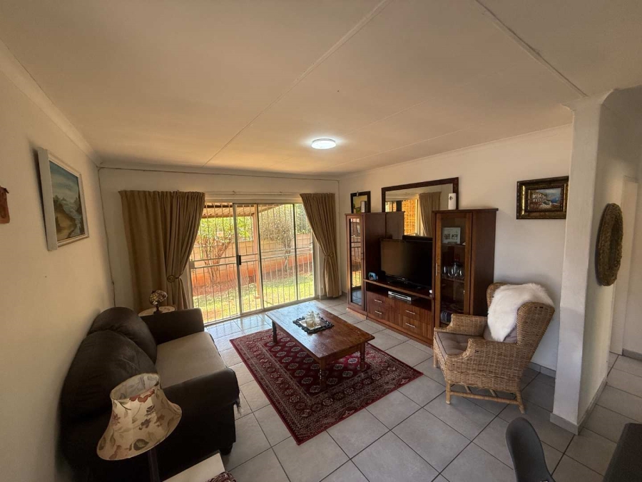 To Let 2 Bedroom Property for Rent in Weltevreden Park Gauteng