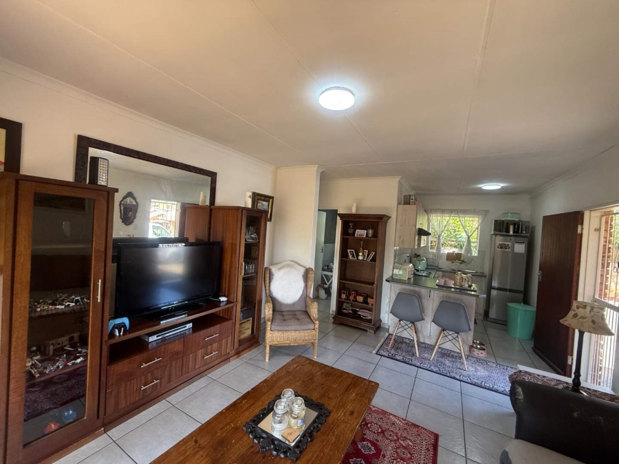 To Let 2 Bedroom Property for Rent in Weltevreden Park Gauteng