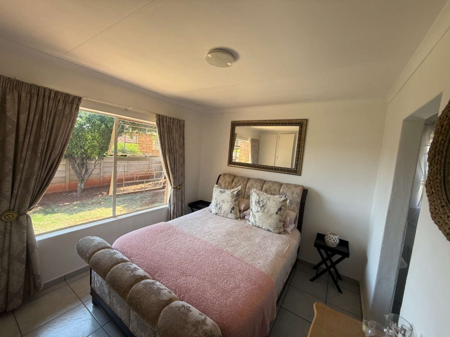 To Let 2 Bedroom Property for Rent in Weltevreden Park Gauteng