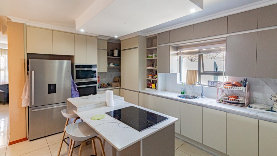 4 Bedroom Property for Sale in Zambezi Manor Lifestyle Estate Gauteng