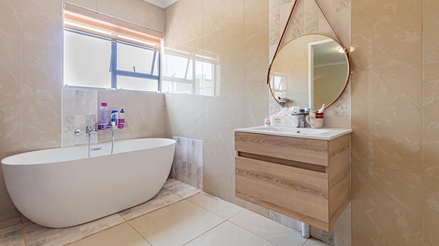 4 Bedroom Property for Sale in Zambezi Manor Lifestyle Estate Gauteng