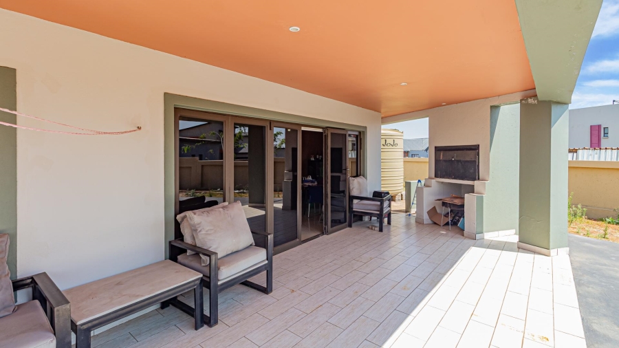 4 Bedroom Property for Sale in Zambezi Manor Lifestyle Estate Gauteng