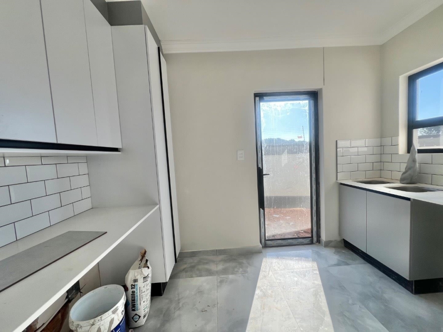 4 Bedroom Property for Sale in Zambezi Manor Lifestyle Estate Gauteng