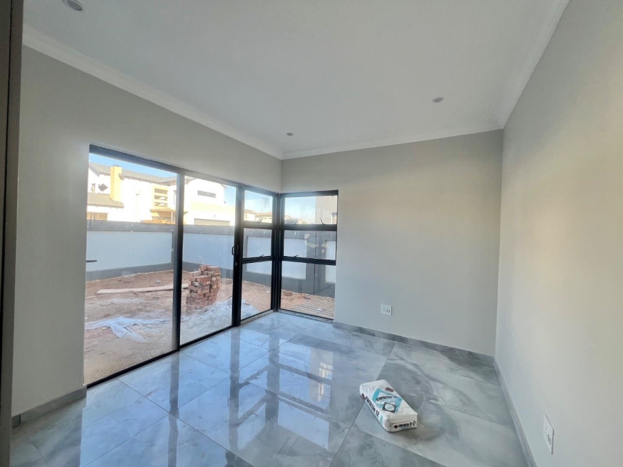 4 Bedroom Property for Sale in Zambezi Manor Lifestyle Estate Gauteng
