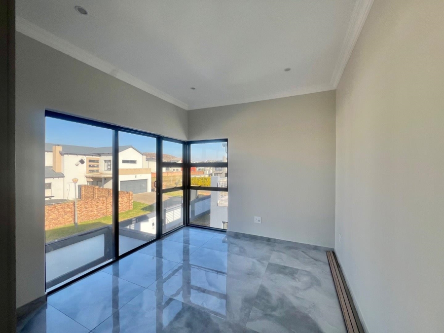 4 Bedroom Property for Sale in Zambezi Manor Lifestyle Estate Gauteng