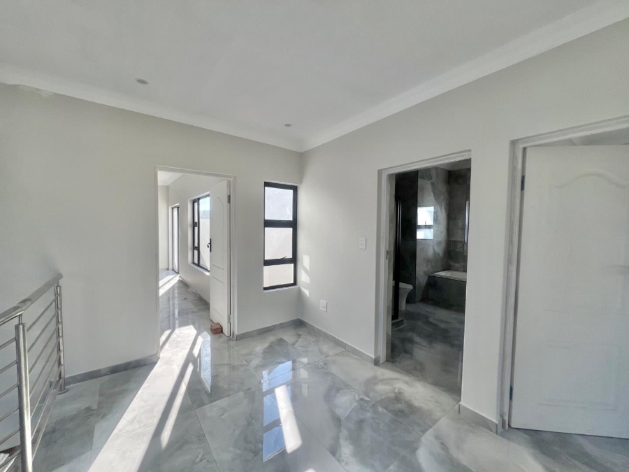 4 Bedroom Property for Sale in Zambezi Manor Lifestyle Estate Gauteng