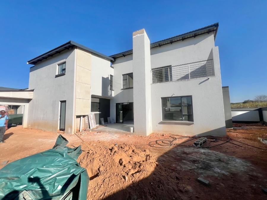 4 Bedroom Property for Sale in Zambezi Manor Lifestyle Estate Gauteng