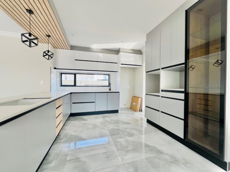 4 Bedroom Property for Sale in Zambezi Manor Lifestyle Estate Gauteng