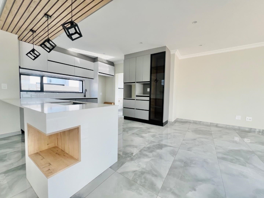 4 Bedroom Property for Sale in Zambezi Manor Lifestyle Estate Gauteng