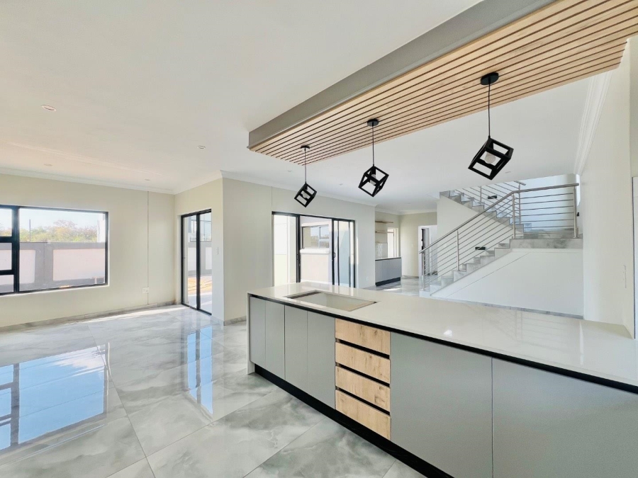 4 Bedroom Property for Sale in Zambezi Manor Lifestyle Estate Gauteng
