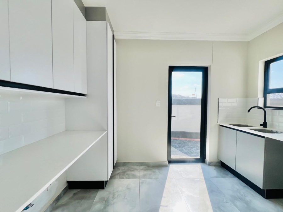 4 Bedroom Property for Sale in Zambezi Manor Lifestyle Estate Gauteng