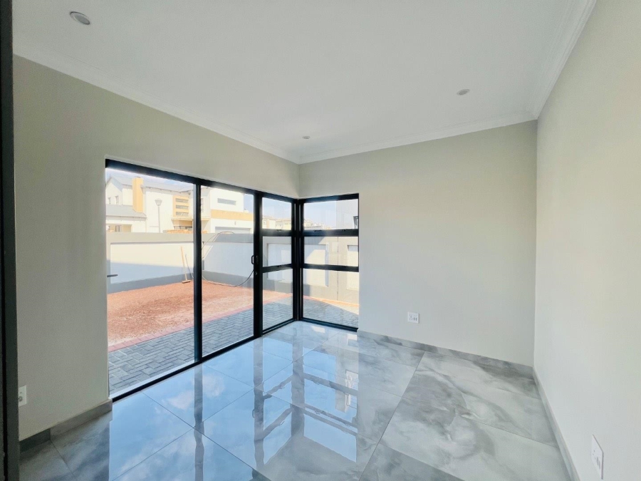 4 Bedroom Property for Sale in Zambezi Manor Lifestyle Estate Gauteng