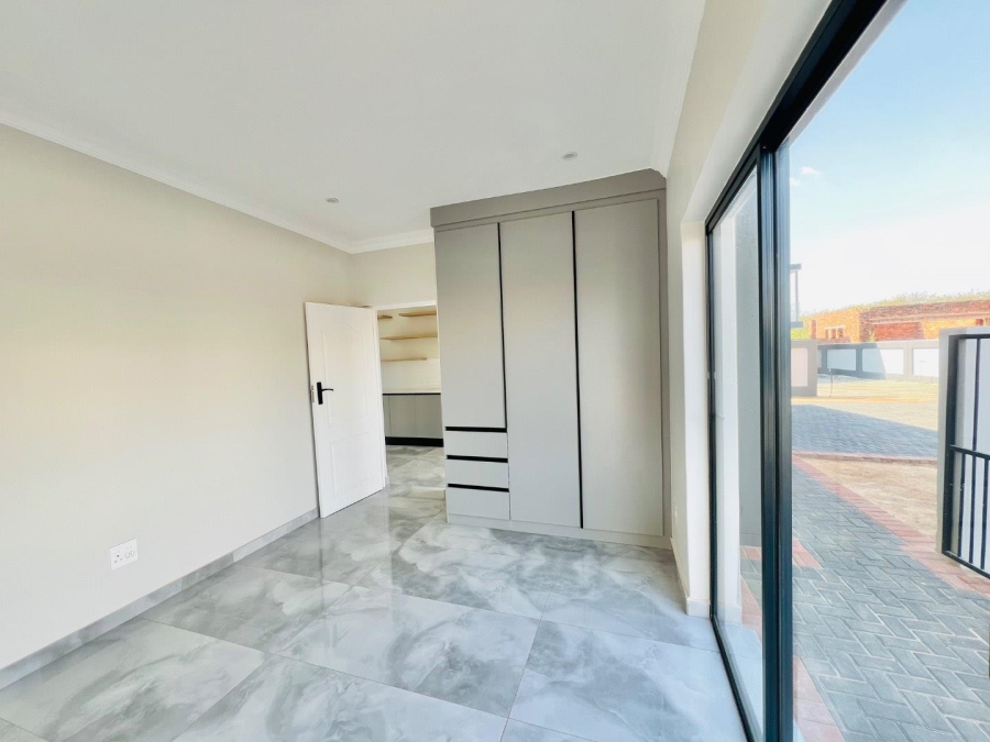 4 Bedroom Property for Sale in Zambezi Manor Lifestyle Estate Gauteng