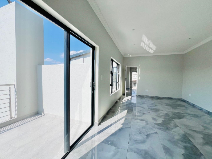 4 Bedroom Property for Sale in Zambezi Manor Lifestyle Estate Gauteng