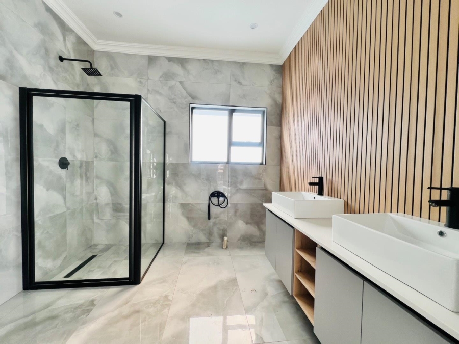 4 Bedroom Property for Sale in Zambezi Manor Lifestyle Estate Gauteng