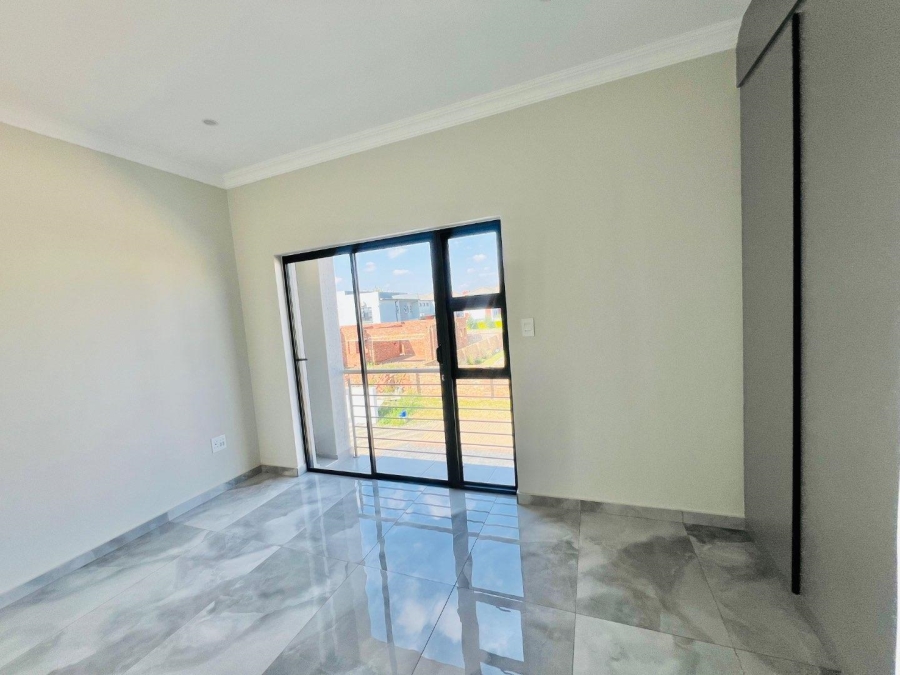 4 Bedroom Property for Sale in Zambezi Manor Lifestyle Estate Gauteng