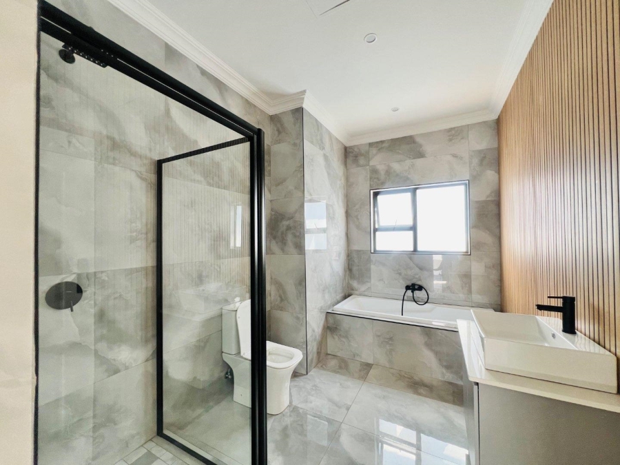 4 Bedroom Property for Sale in Zambezi Manor Lifestyle Estate Gauteng