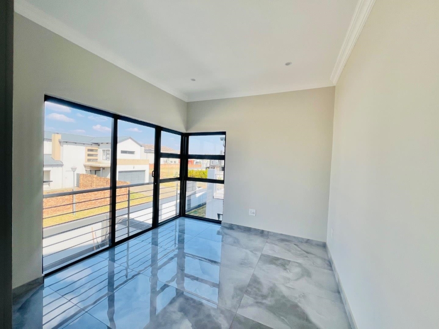 4 Bedroom Property for Sale in Zambezi Manor Lifestyle Estate Gauteng