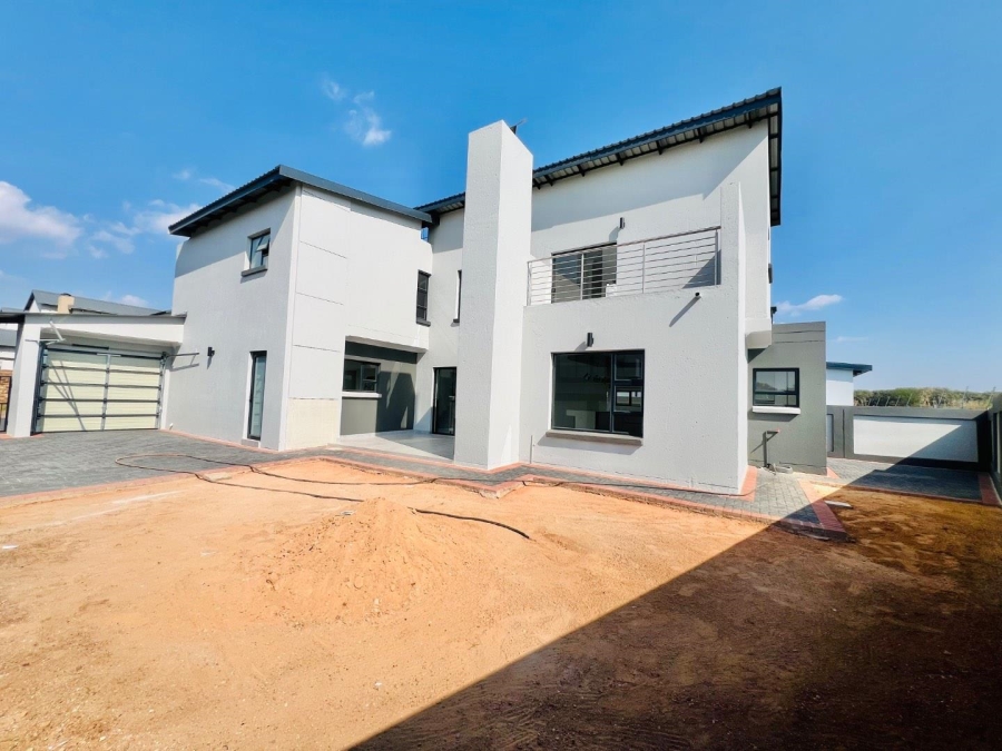 4 Bedroom Property for Sale in Zambezi Manor Lifestyle Estate Gauteng
