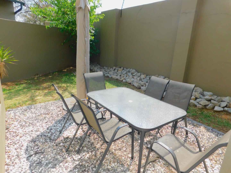 To Let 2 Bedroom Property for Rent in Bryanston Gauteng