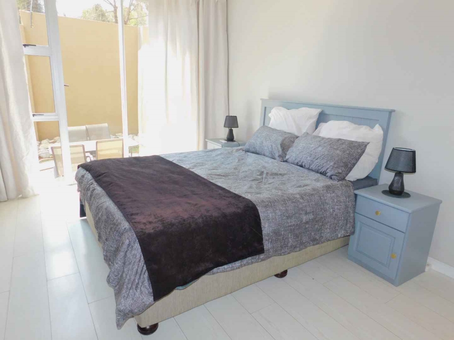 To Let 2 Bedroom Property for Rent in Bryanston Gauteng