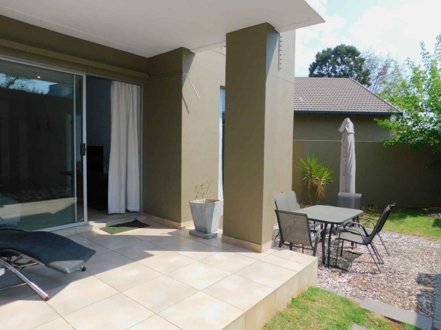 To Let 2 Bedroom Property for Rent in Bryanston Gauteng