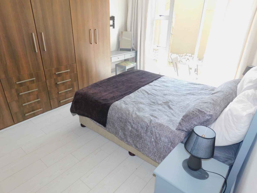 To Let 2 Bedroom Property for Rent in Bryanston Gauteng