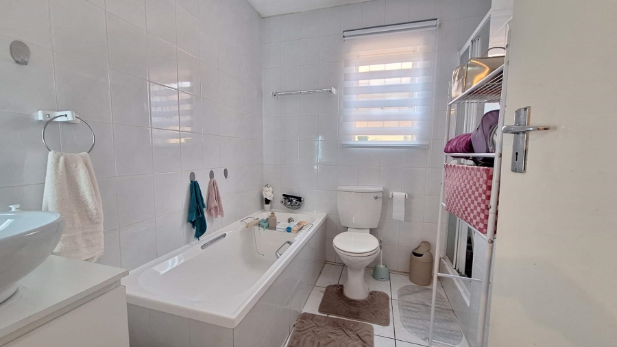 To Let 2 Bedroom Property for Rent in Blackheath Gauteng