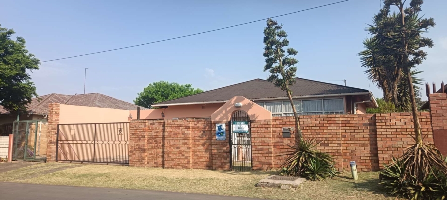 4 Bedroom Property for Sale in Newlands Gauteng