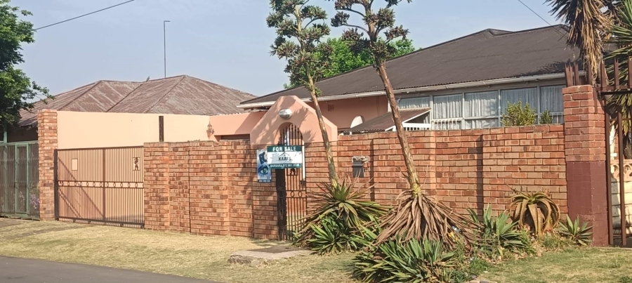 4 Bedroom Property for Sale in Newlands Gauteng