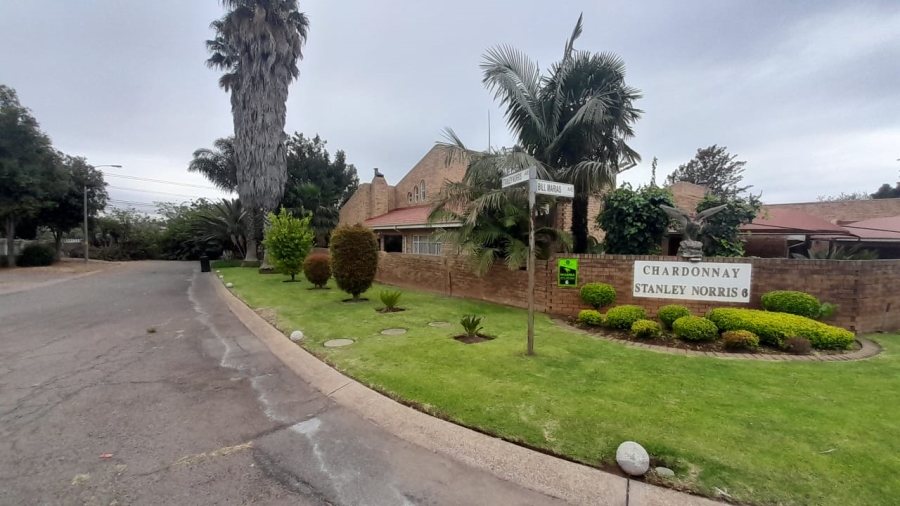 3 Bedroom Property for Sale in Edleen Gauteng