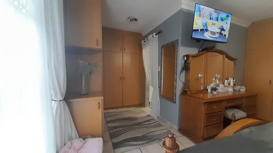 3 Bedroom Property for Sale in Edleen Gauteng