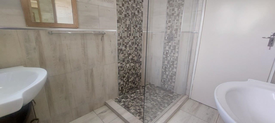 3 Bedroom Property for Sale in Bassonia Gauteng