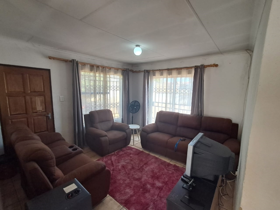 To Let 3 Bedroom Property for Rent in Olievenhoutbosch Gauteng
