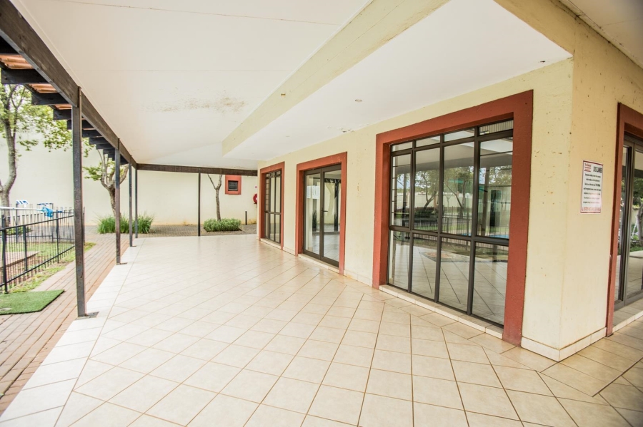 To Let 1 Bedroom Property for Rent in Oukraal Estate Gauteng