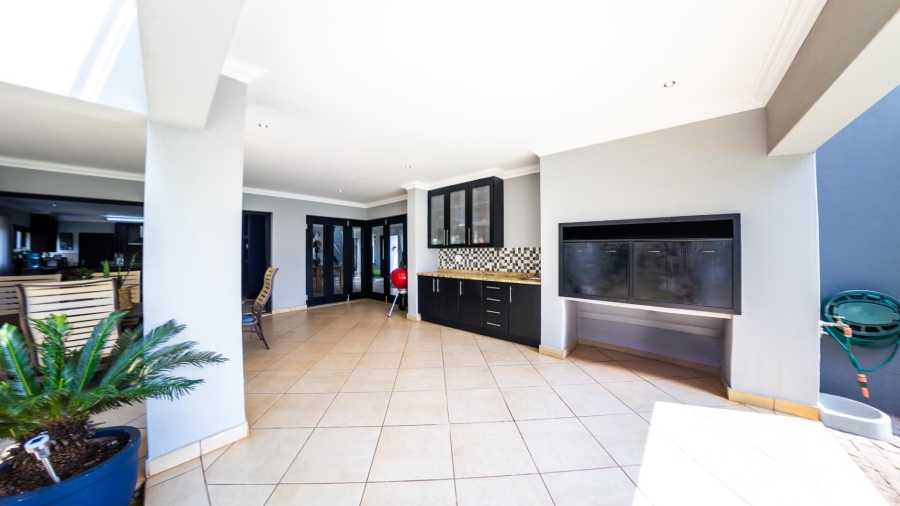 4 Bedroom Property for Sale in Midstream Estate Gauteng