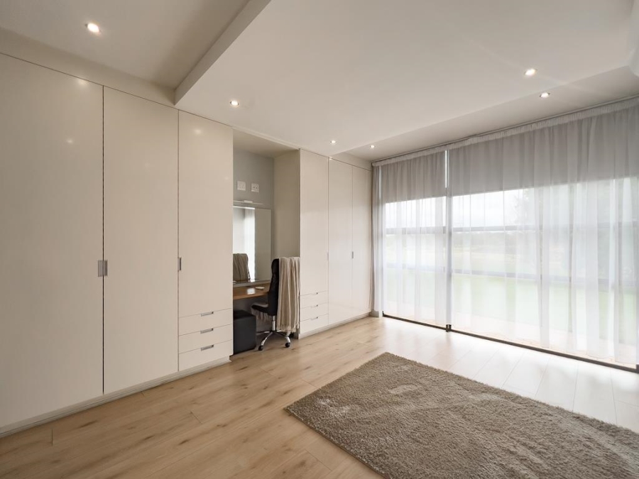 To Let 3 Bedroom Property for Rent in Midstream Estate Gauteng