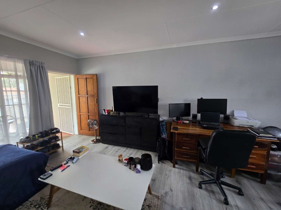 1 Bedroom Property for Sale in Morningside Gauteng