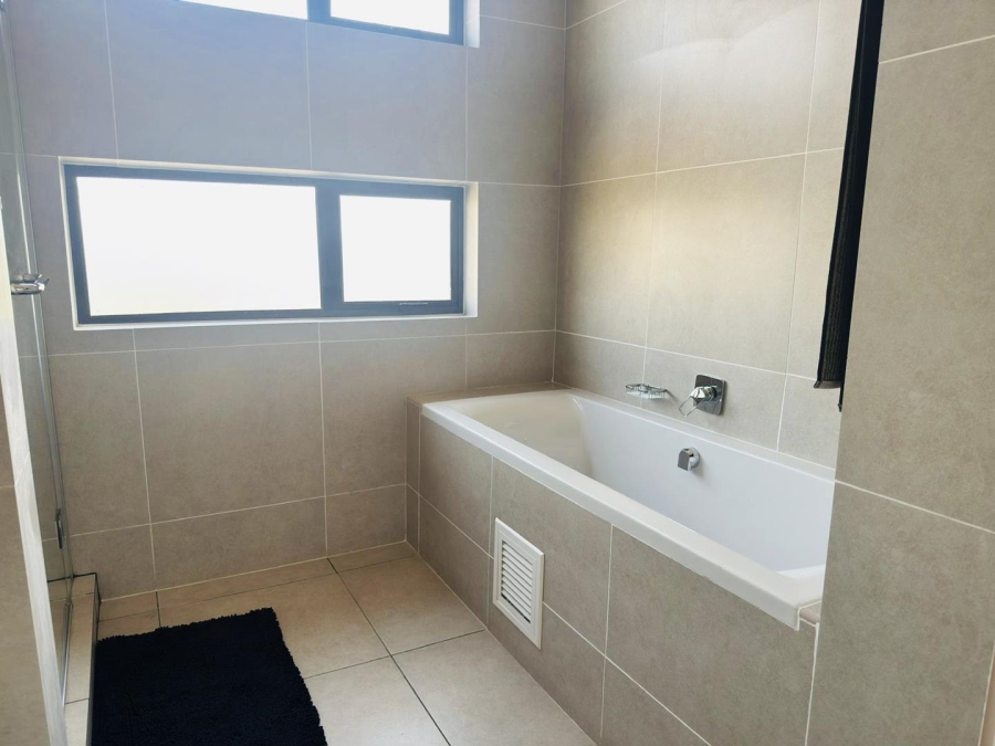 3 Bedroom Property for Sale in Greenstone Hill Gauteng