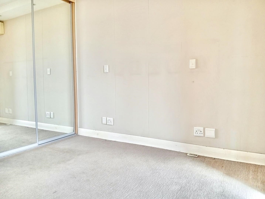 1 Bedroom Property for Sale in Sandown Gauteng