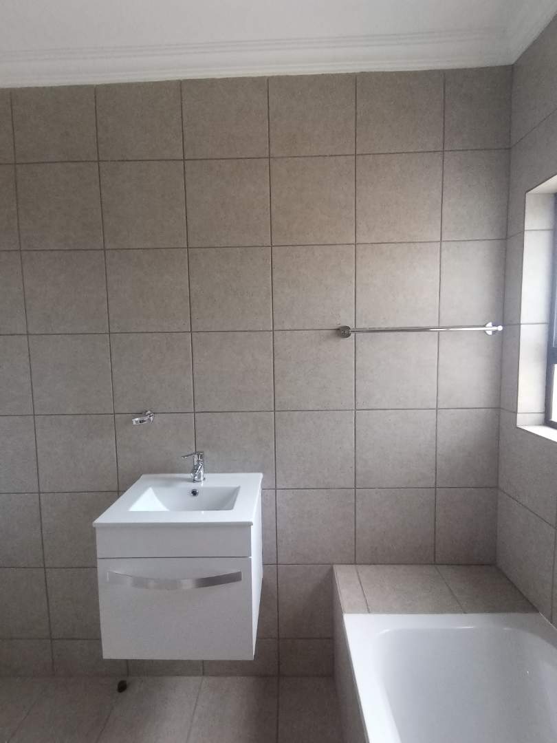 To Let 2 Bedroom Property for Rent in Terenure Gauteng
