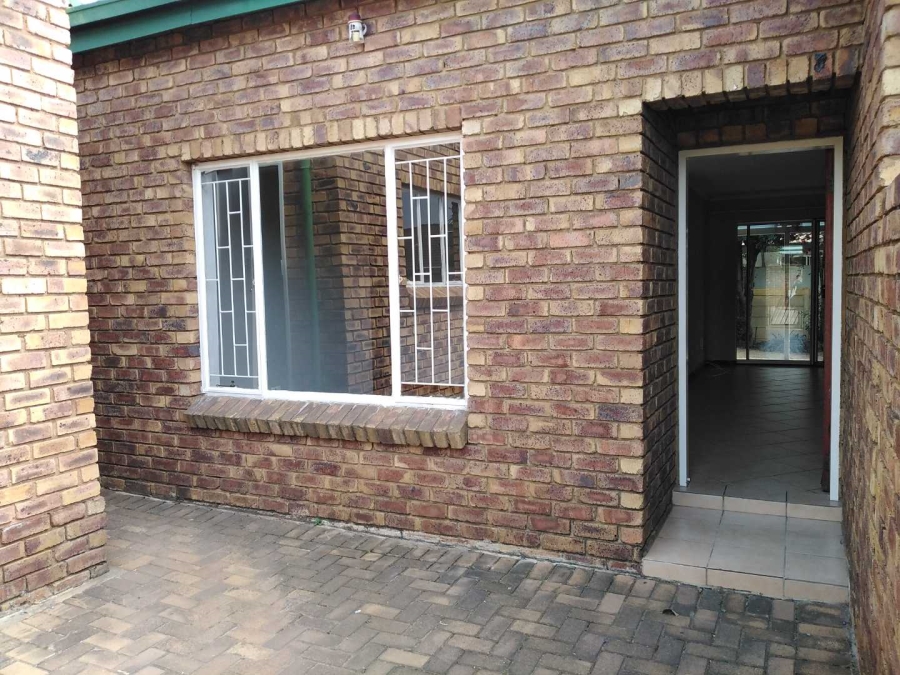 3 Bedroom Property for Sale in Glen Marais Gauteng