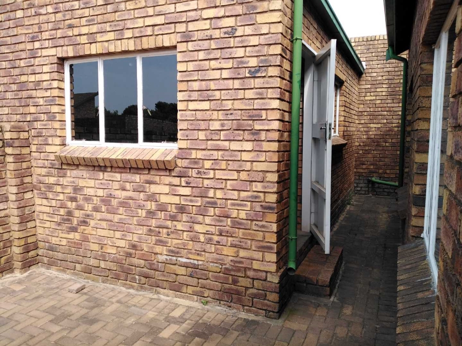 3 Bedroom Property for Sale in Glen Marais Gauteng