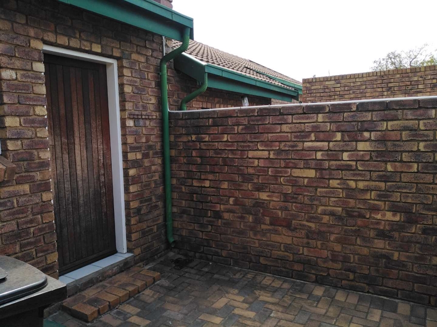 3 Bedroom Property for Sale in Glen Marais Gauteng