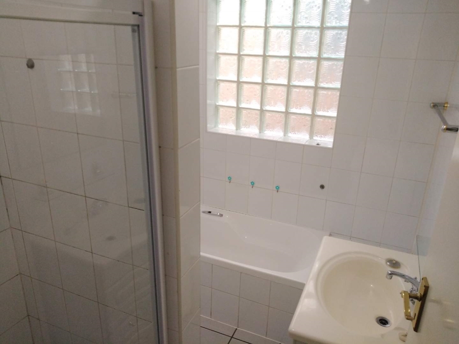 3 Bedroom Property for Sale in Glen Marais Gauteng