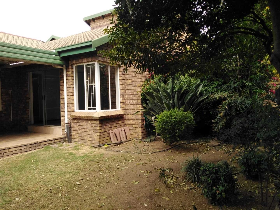 3 Bedroom Property for Sale in Glen Marais Gauteng