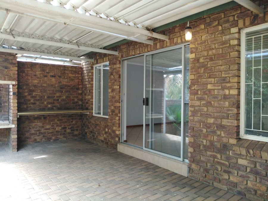 3 Bedroom Property for Sale in Glen Marais Gauteng