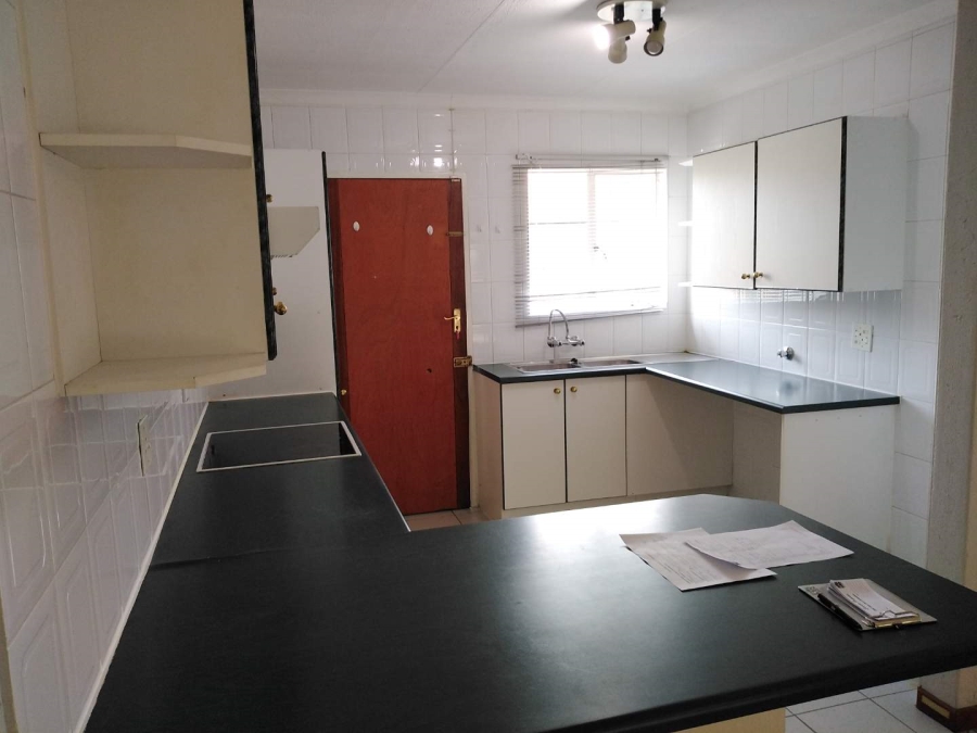 3 Bedroom Property for Sale in Glen Marais Gauteng