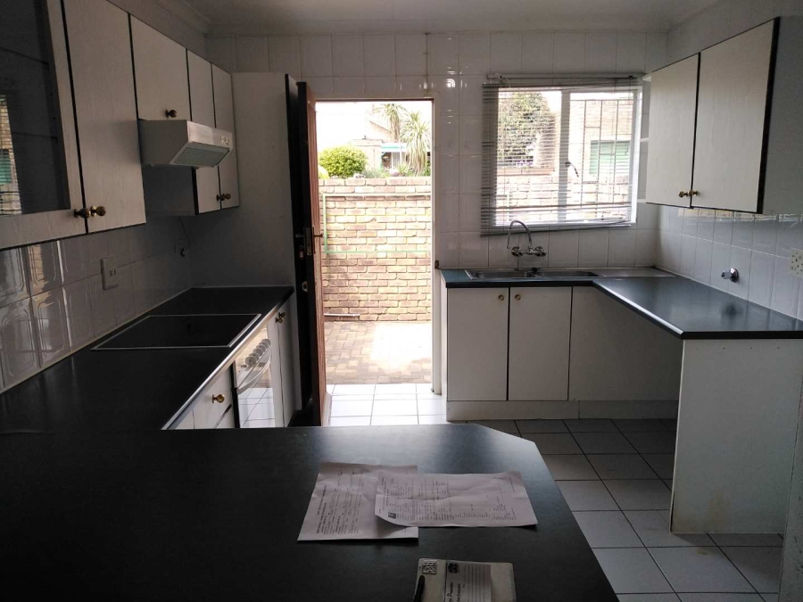 3 Bedroom Property for Sale in Glen Marais Gauteng