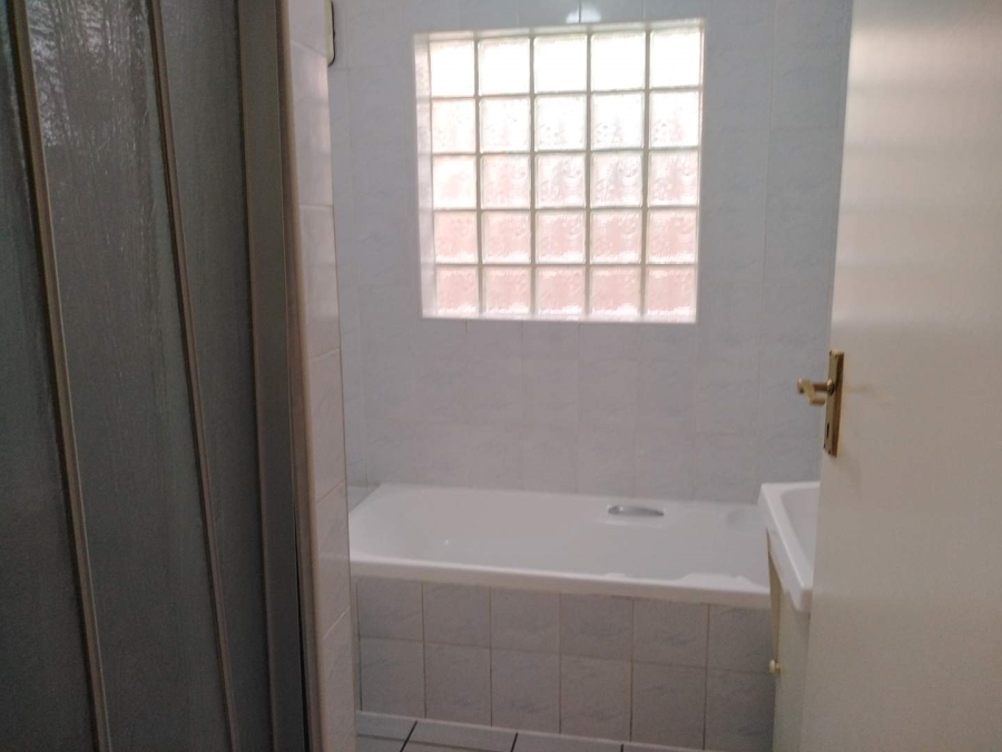 3 Bedroom Property for Sale in Glen Marais Gauteng